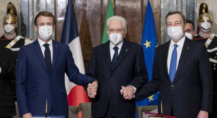 Draghi e Macron firmano il Trattato del Quirinale alla presenza di Mattarella