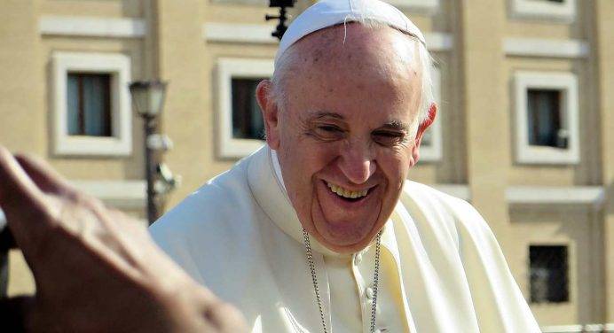 Migranti, Papa Francesco: “Non chiudere gli occhi di fronte alle torture che subiscono”