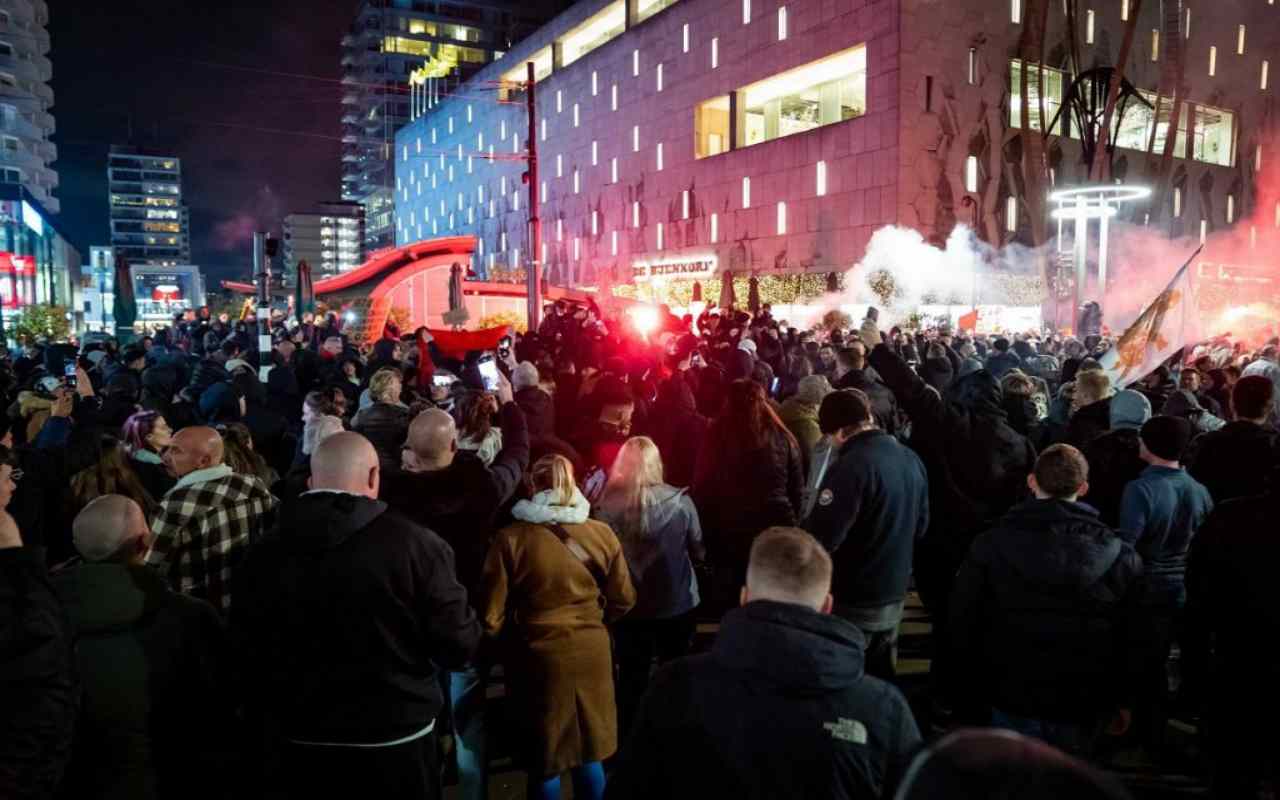 Proteste a Rotterdam contro le restrizioni, due feriti