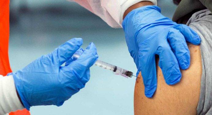 Quarta dose di vaccino estesa agli over60