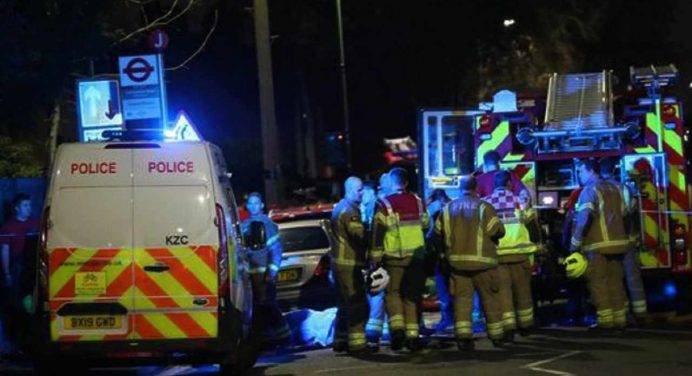 Londra: 4 bimbi muoiono nell’incendio della loro casa a Sutton