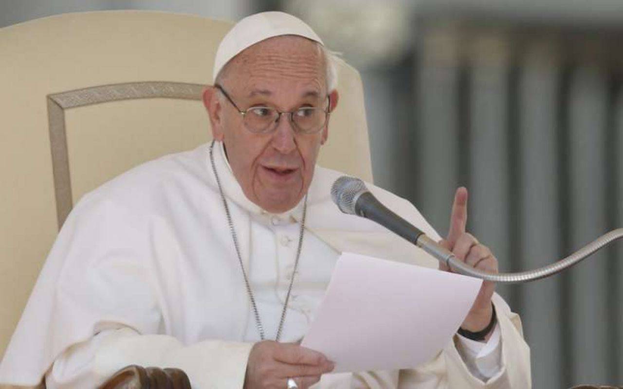 Papa Francesco: “Indossiamo con gioia il ‘vestito’ dell’originalità”