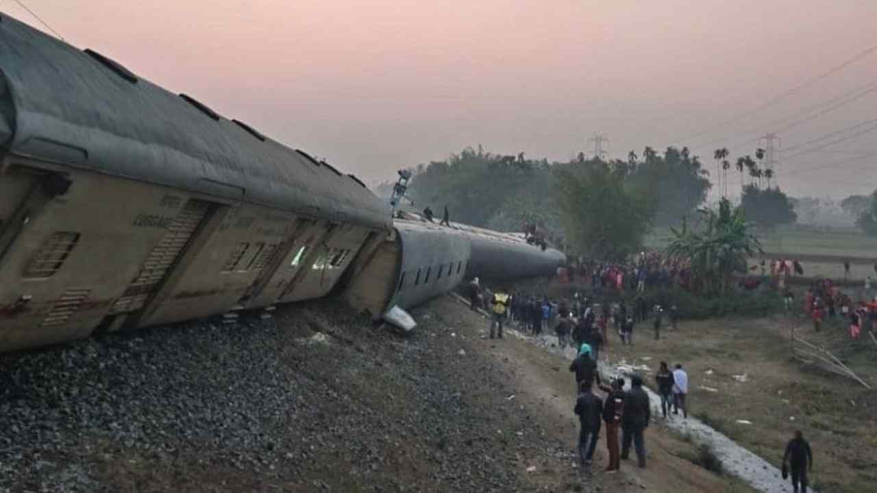 India, deraglia treno in Begala Occidentale: morti e feriti