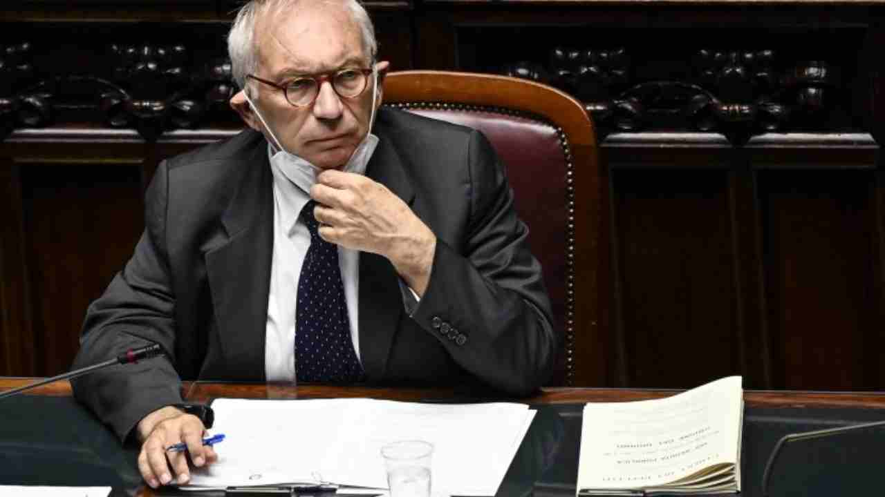 Il ministro Bianchi alla Camera: “Il 93,4% delle classi è in presenza”