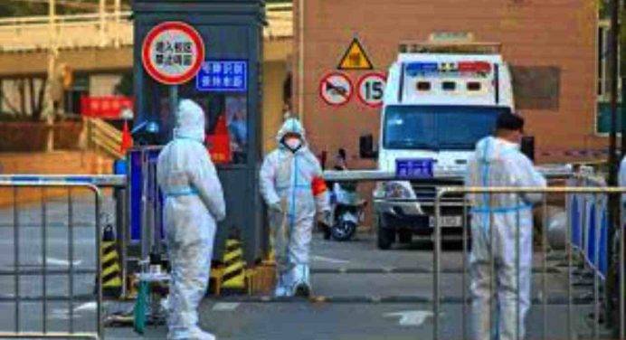 Covid, FBI: “Probabile incidente di laboratorio” Cina: “Basta politicizzare l’origine del virus”