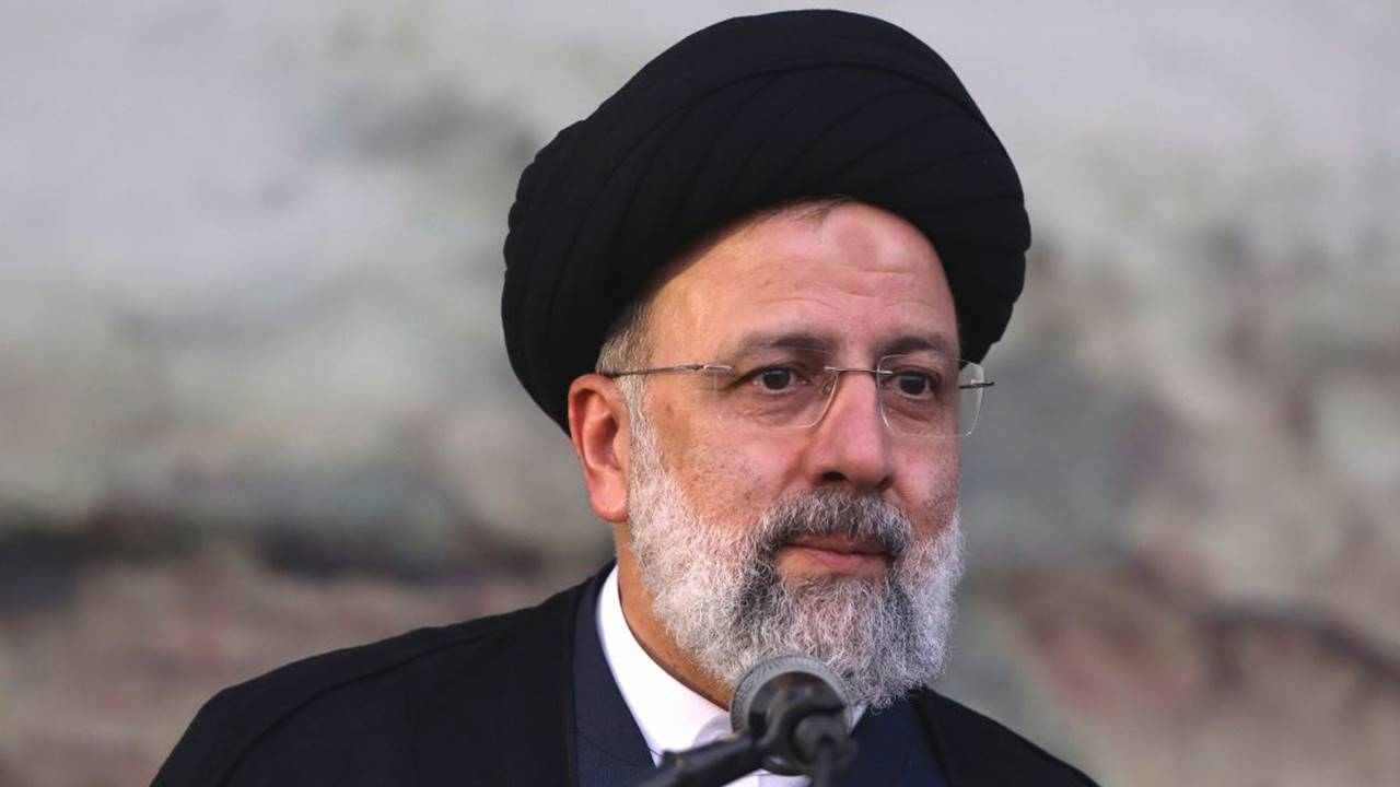 Iran, Presidente Raisi: “Nessuna misericordia per chi protesta”