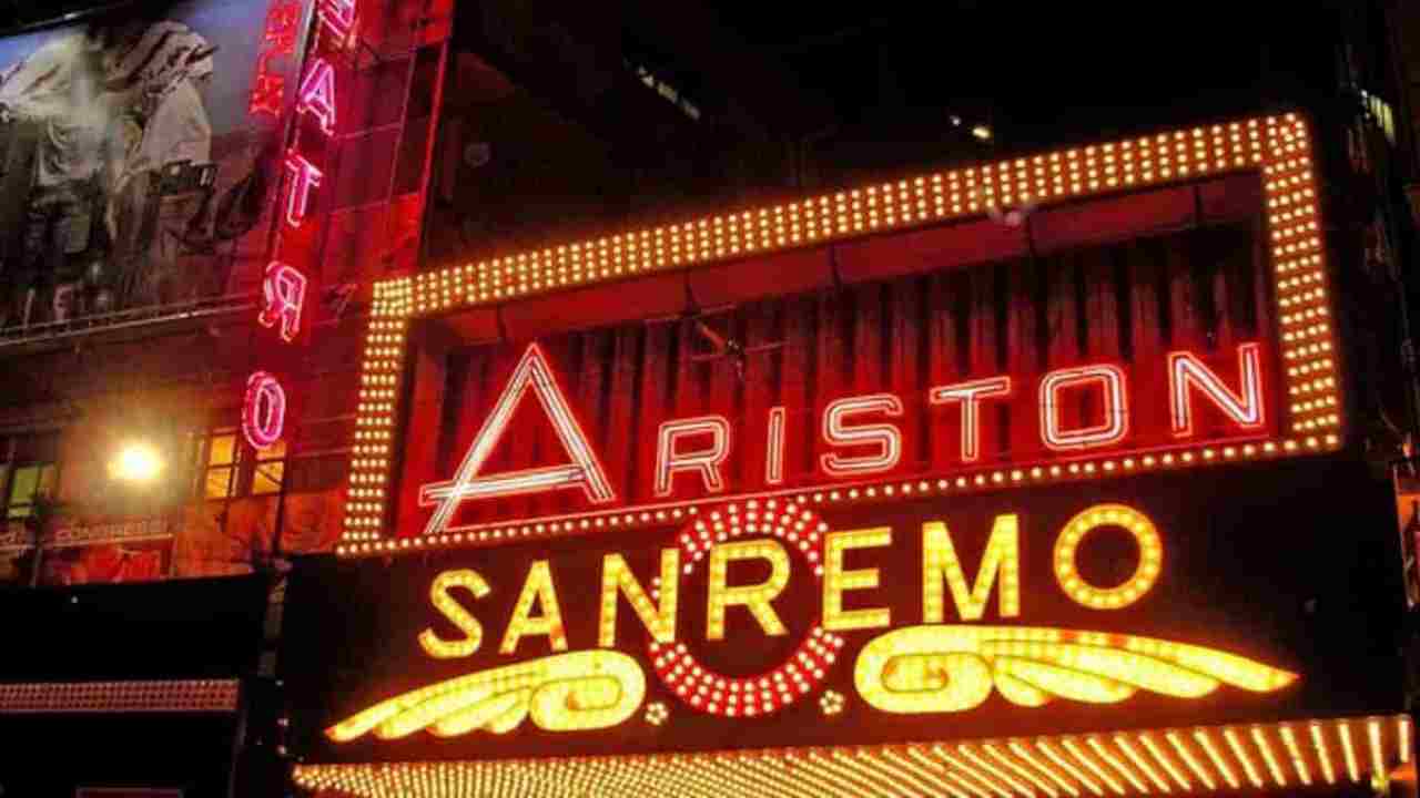 Aspettando Sanremo, il significato di quel palco in tempo di pandemia