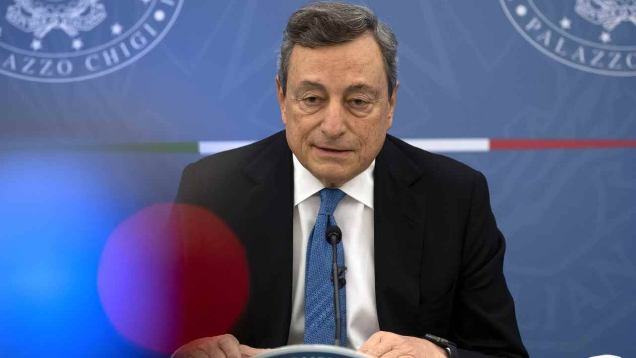 Draghi: “Raggiunti i 45 obiettivi del Pnnr del semestre, approvati sostegni per le famiglie “