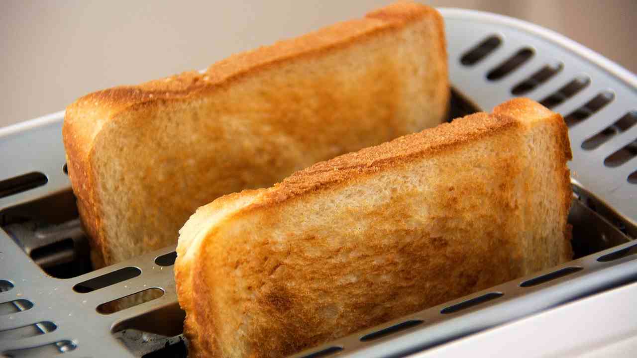 Quattro modi per tostare il pane senza tostapane - Interris.it