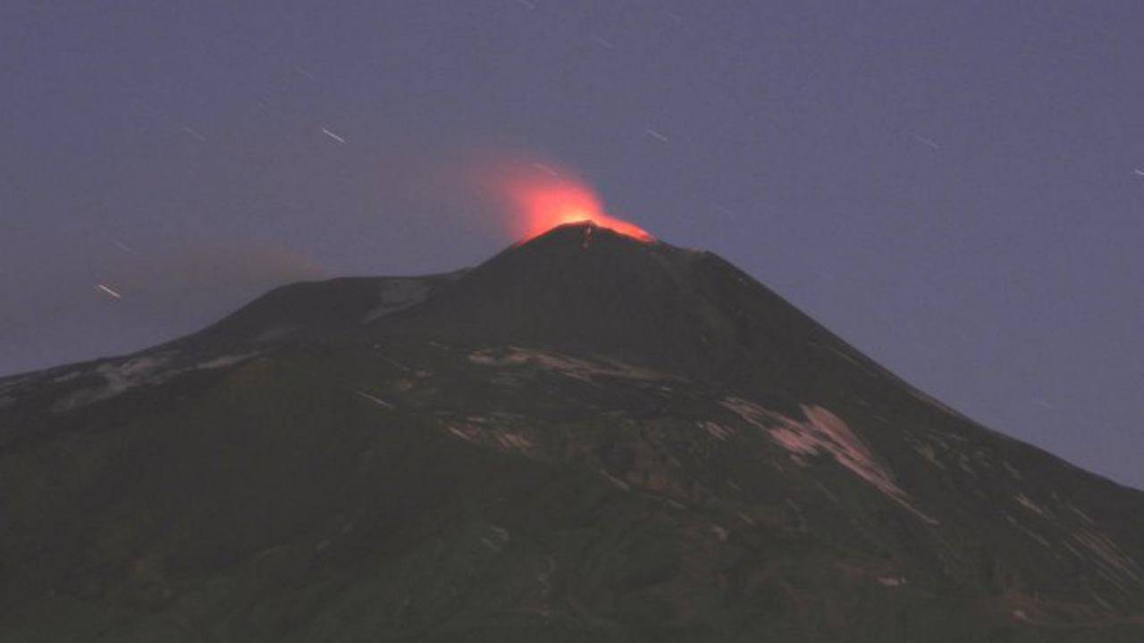 Etna: nuova attività nel cratere Sud-Est, cresce il tremore vulcanico