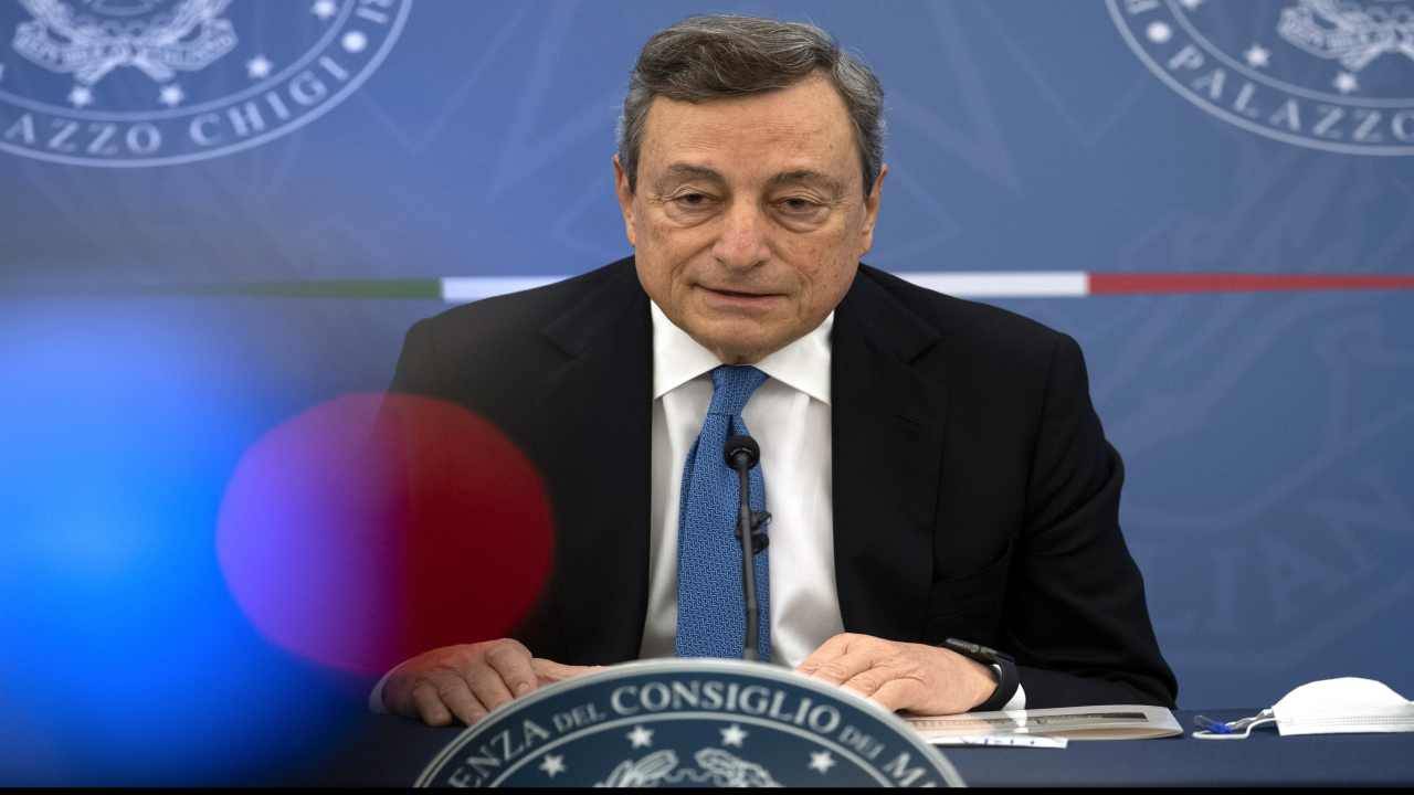 Draghi: “Intervento entro fine luglio per mitigare l’aumento del prezzo dell’energia”
