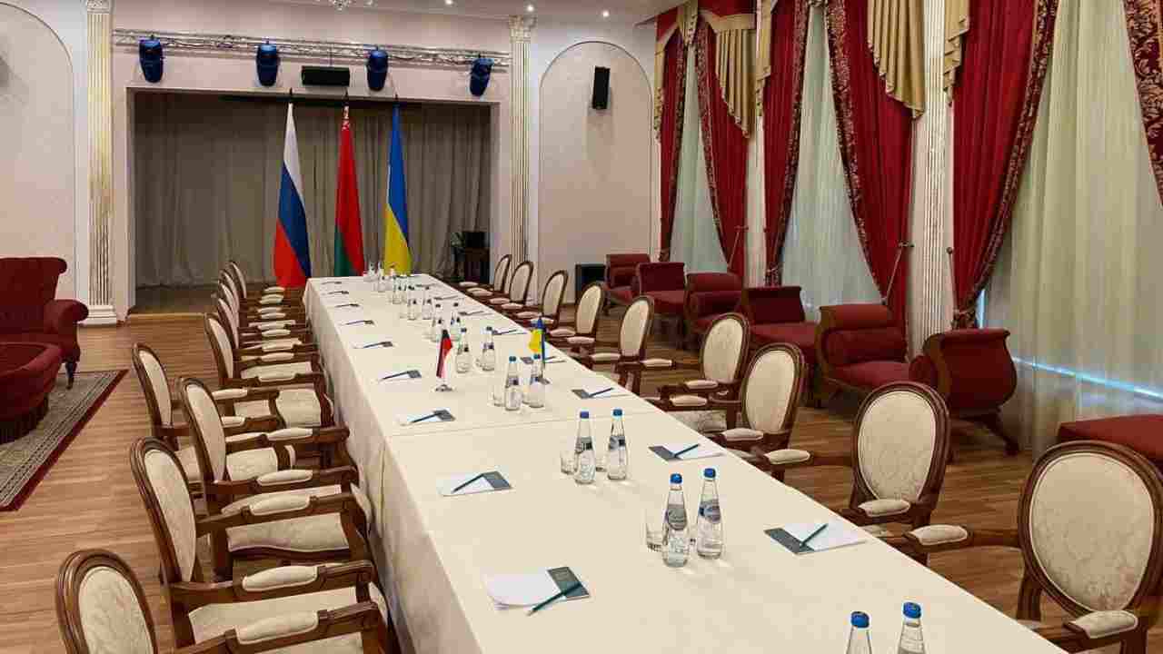 Conclusi i colloqui tra la delegazioni russa e quella ucraina. Un “secondo round” a giorni