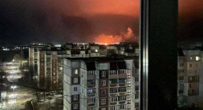 Ucraina, settima notte di scontri: colpiti un condominio e un ospedale