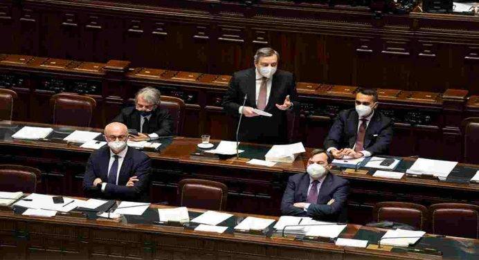 Draghi al Parlamento: “L’Italia lavora con determinazione per la cessazione delle ostilità”