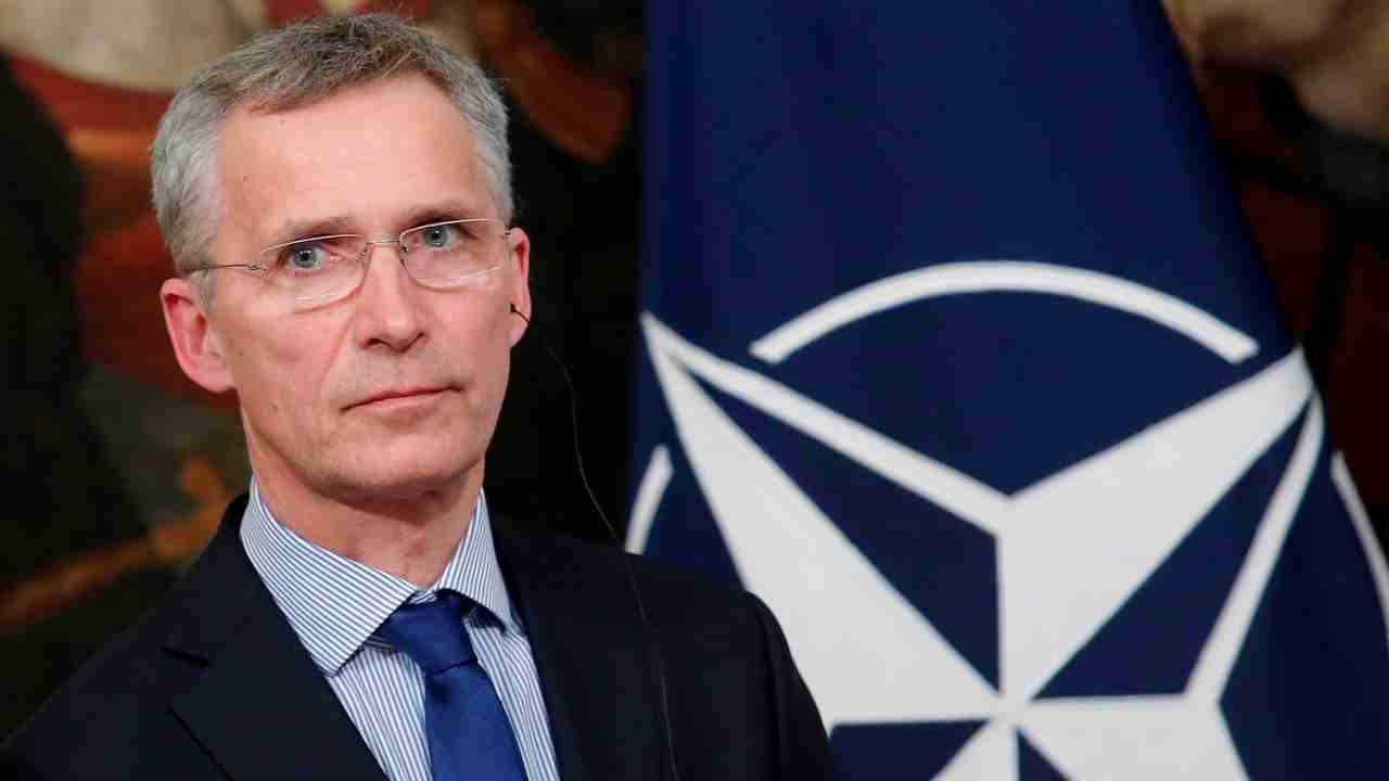Stoltenberg: “Da domani la Finlandia è il nuovo membro della Nato”
