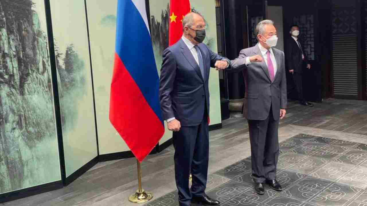 Afghanistan: Lavrov in Cina per la riunione dei ministri degli Esteri