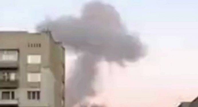 Ucraina: tre forti esplosioni nella zona dell’aeroporto civile di Leopoli