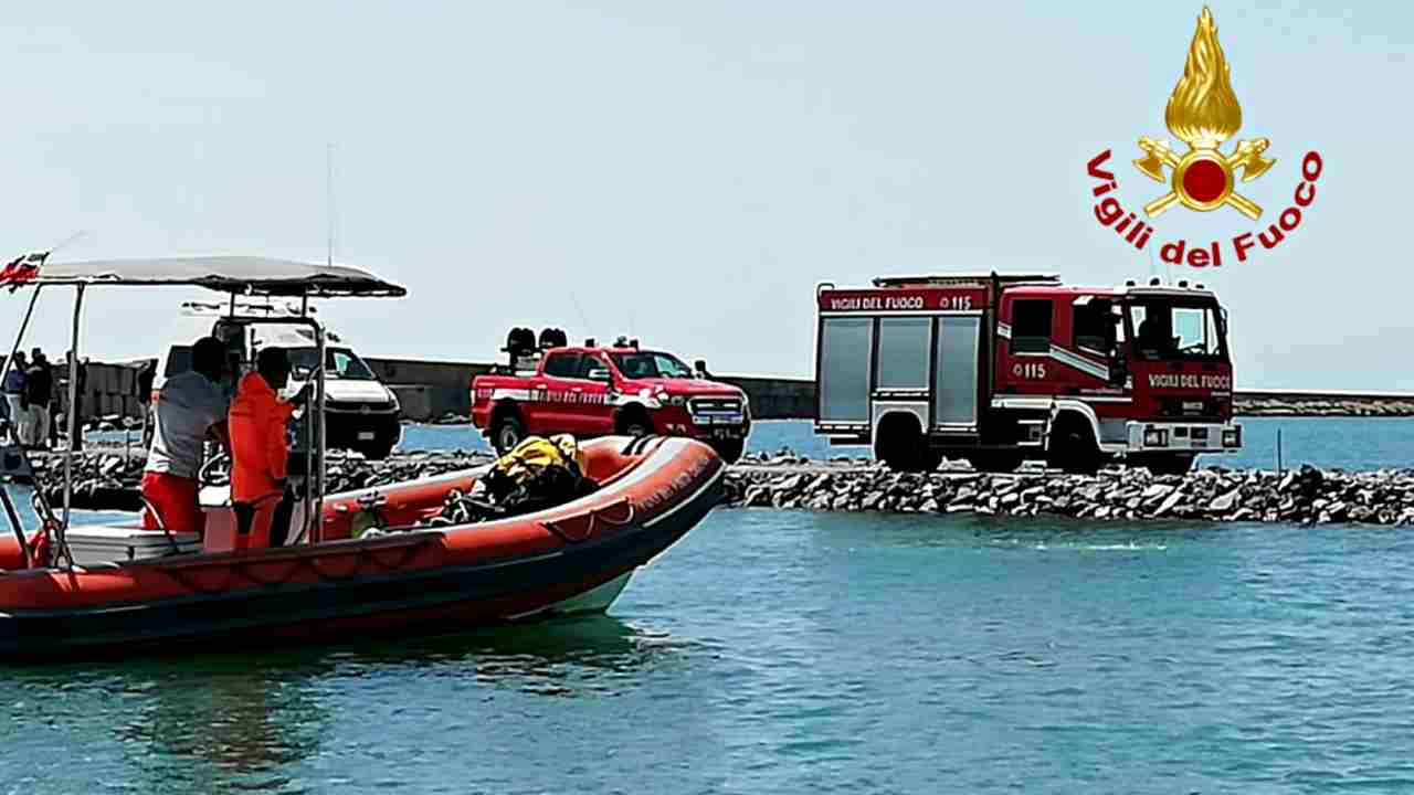 Finisce in acqua col camion: morto operaio nel porto di Cagliari