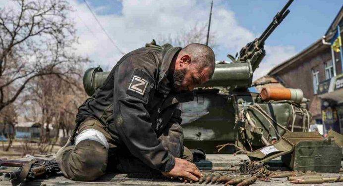 Ucraina a corto di truppe. Il gruppo Wagner dentro l’impianto Azom di Bakhmut