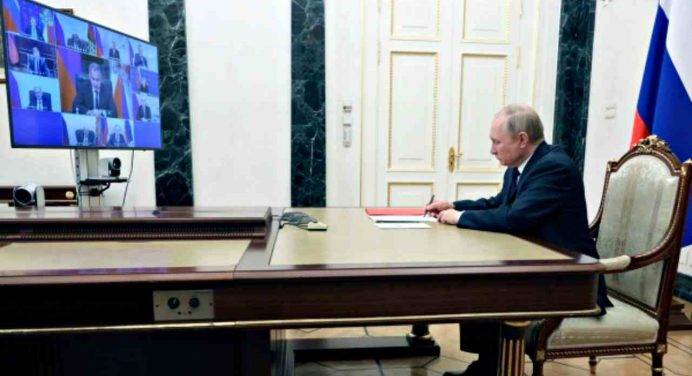 9 maggio, Putin alle truppe: “Combattete in Ucraina per la nostra sicurezza”