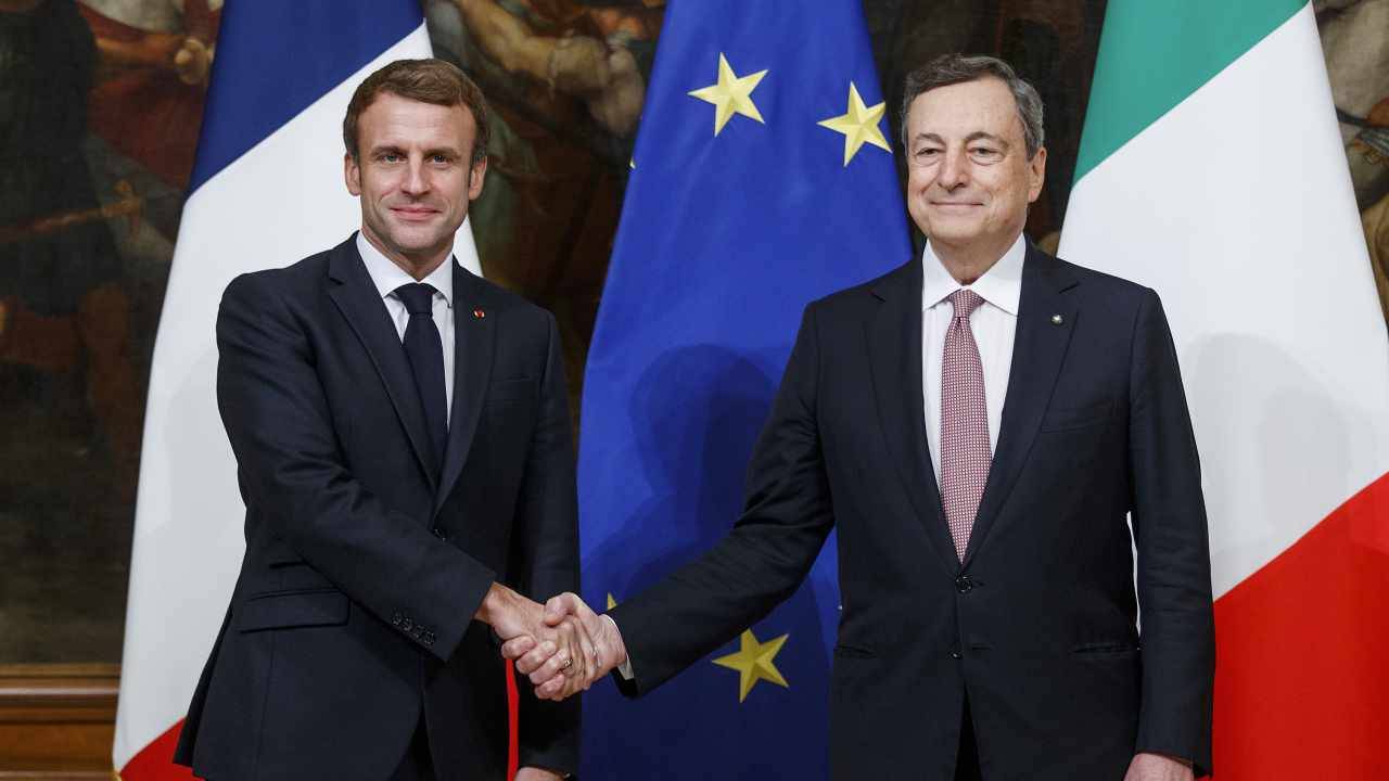 Draghi incontra Macron all’Eliseo: focus su sostegno all’Ucraina ed energia