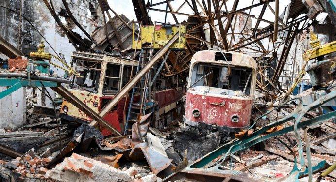 Ucraina, 6 vittime nel bombardamento di Slovyansk. La Russia afferma di aver conquistato la regione del Lugansk