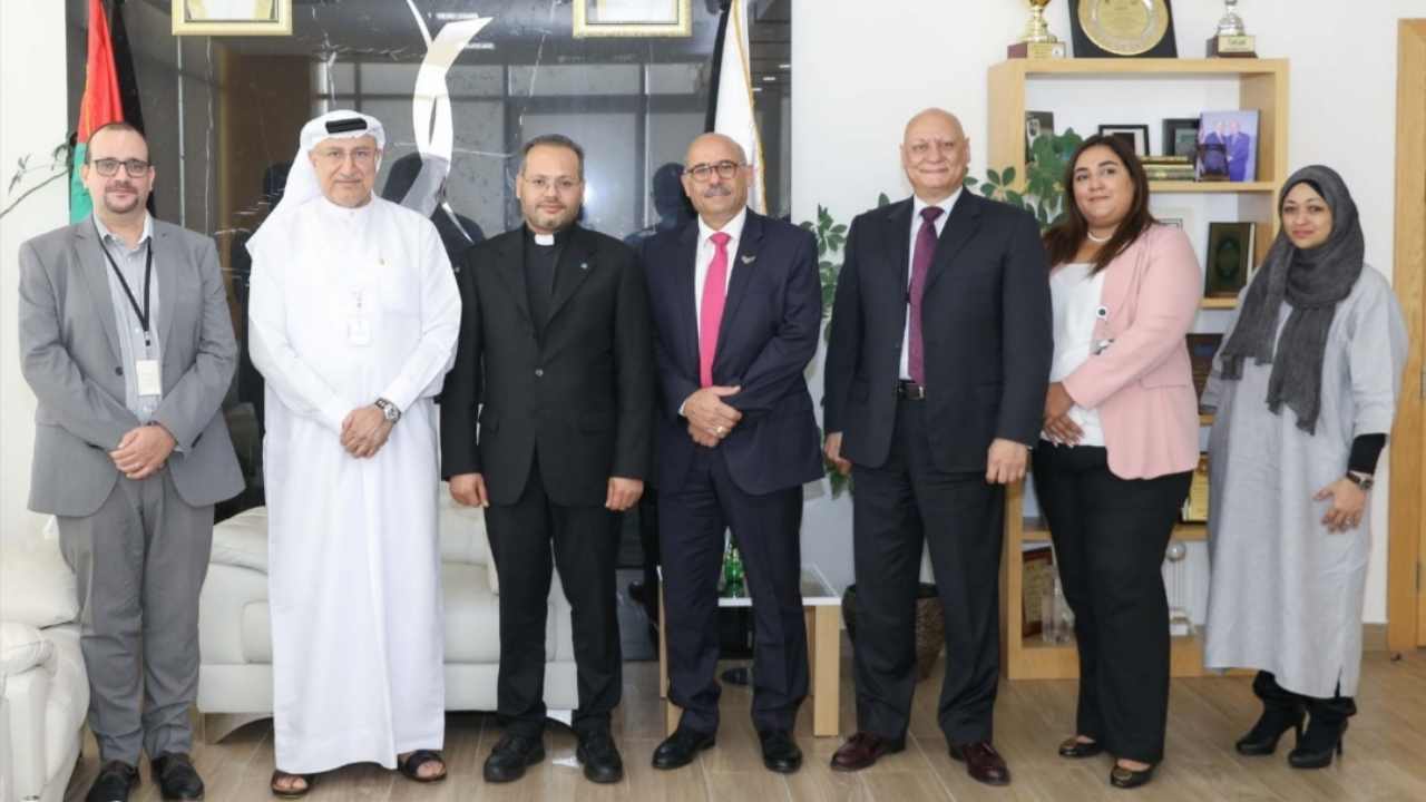 L’ambasciatore Abdul Salam Al Manadi incontra Mons. Gaid Yoannis Lazhi e George Khraish