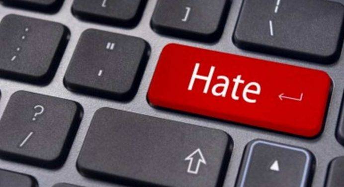 L’Agcom lancia consultazione su nuovo regolamento contro l’hate speech