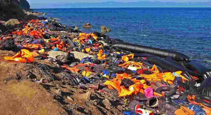 Migranti, naufragio in Grecia: decine i dispersi