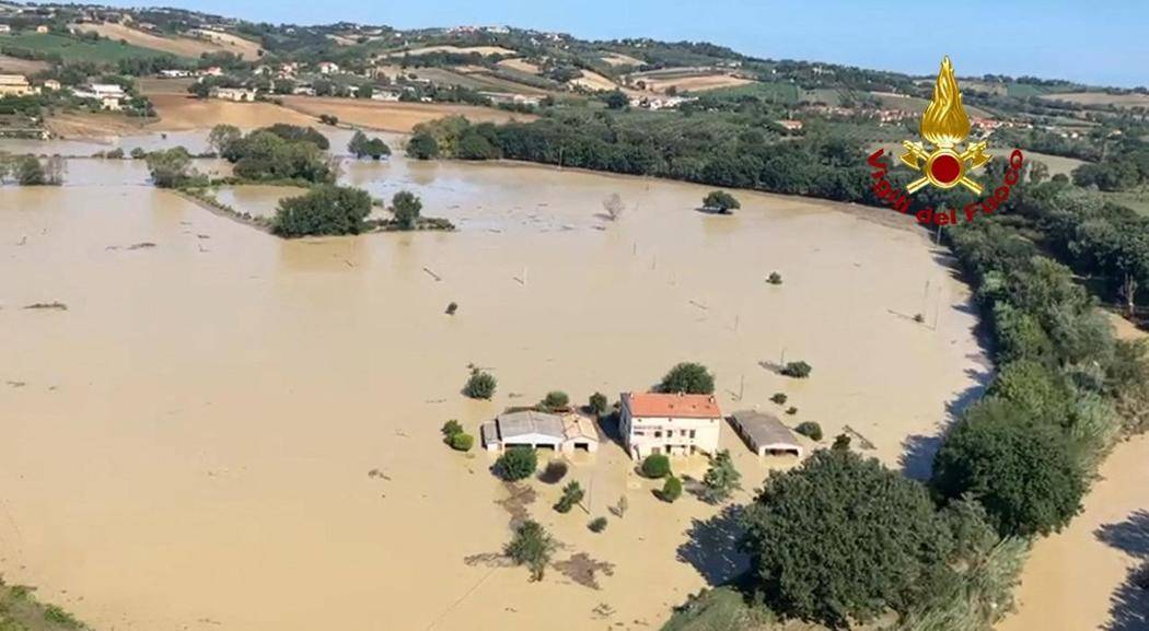 Alluvione nelle Marche: ancora in corso le ricerche dei due dispersi