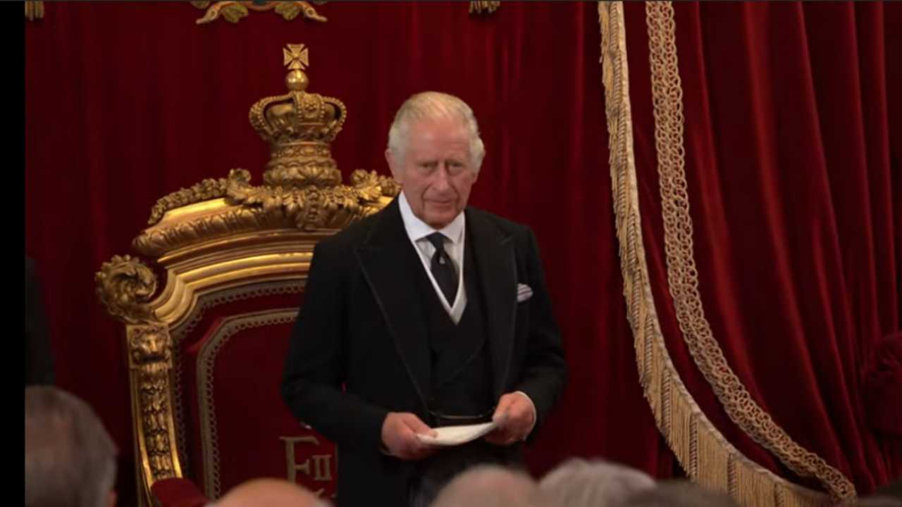 Carlo III proclamato re: per la prima volta la cerimonia in diretta tv