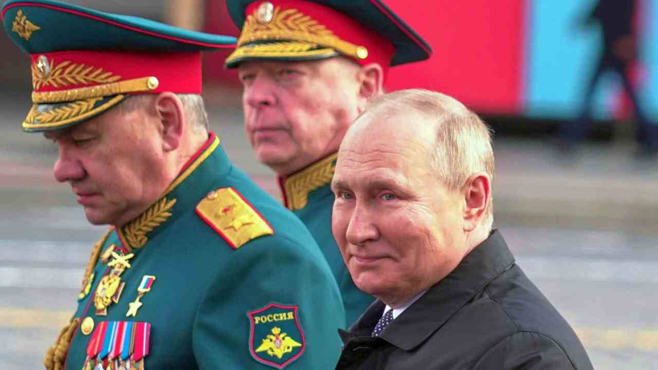 Putin introduce la legge marziale nelle regioni annesse