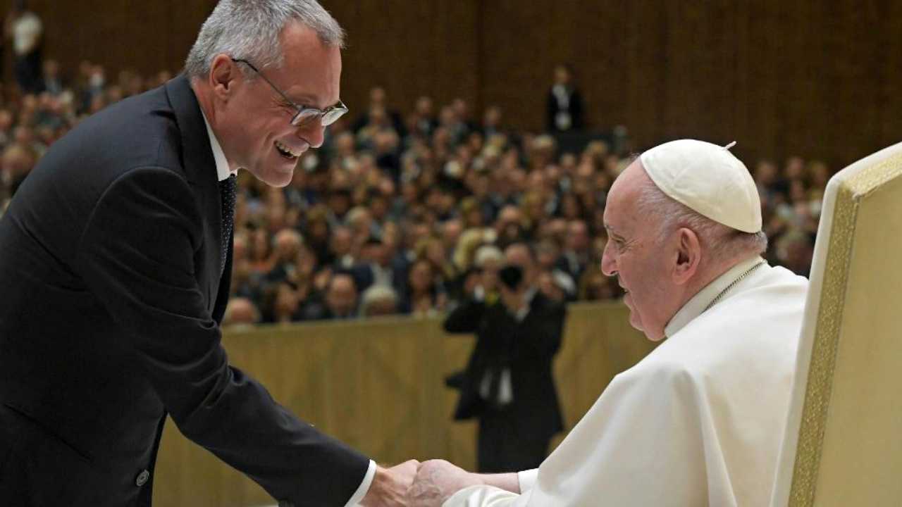 Il Papa a Confindustria: “Anche il mondo dell’impresa sta soffrendo molto”