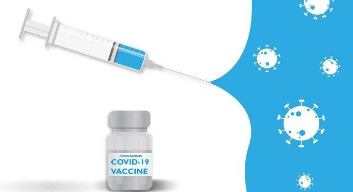 Vaccini adattati per Omicron: arriva il via libera dell’Ema