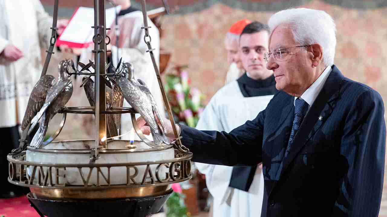 Mattarella ad Assisi per le celebrazioni per San Francesco: “Non arrendersi alla guerra”
