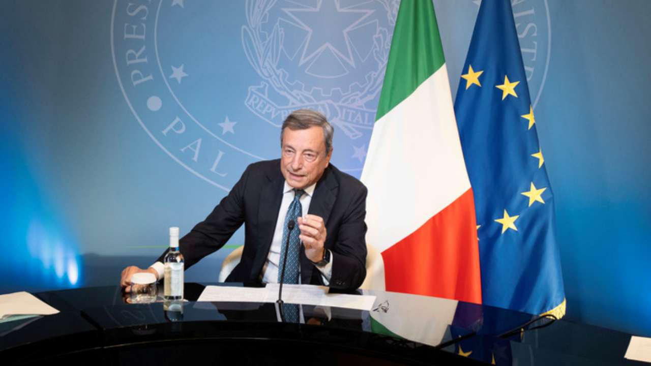 Draghi saluta i giornalisti: “Ho la buona coscienza del lavoro fatto”