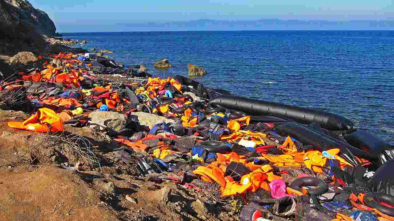 Migranti: due gemellini morti su un barcone approdato a Lampedusa