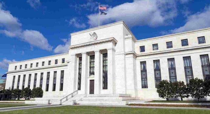 Usa, la Fed orientata a rallentare i rialzi dei tassi di interesse