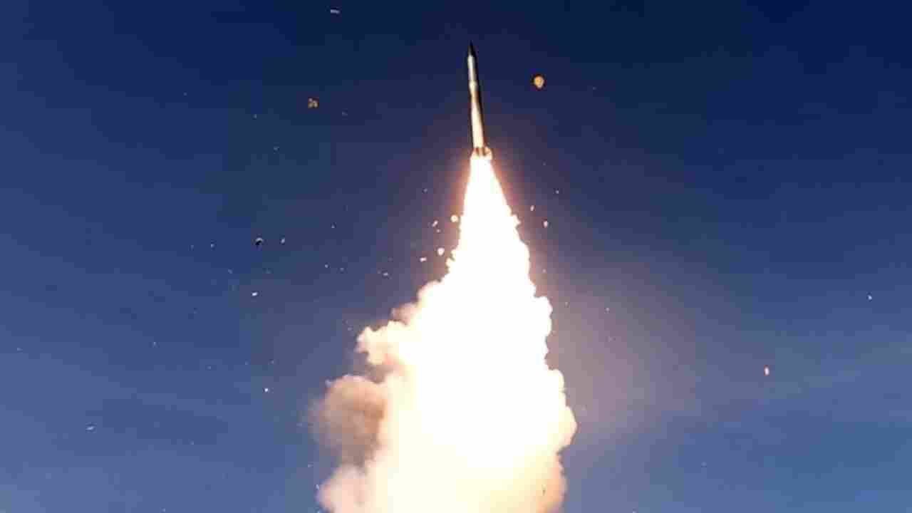 La Corea del Nord lancia un missile balistico e testa un sottomarino nucleare