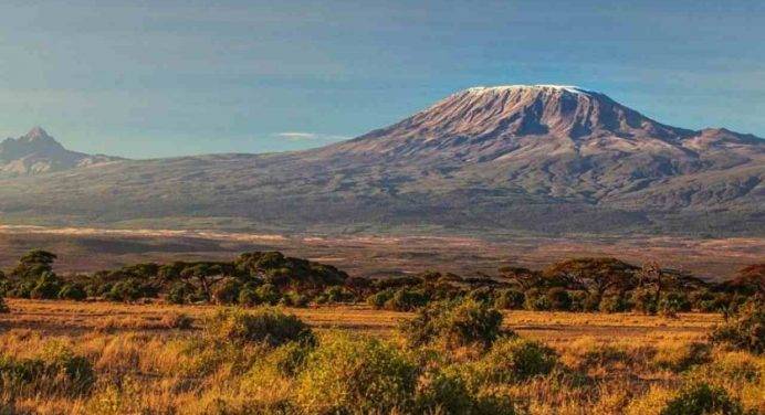 Il Kilimangiaro è in fiamme: ecco quanti ettari sono andati in fumo