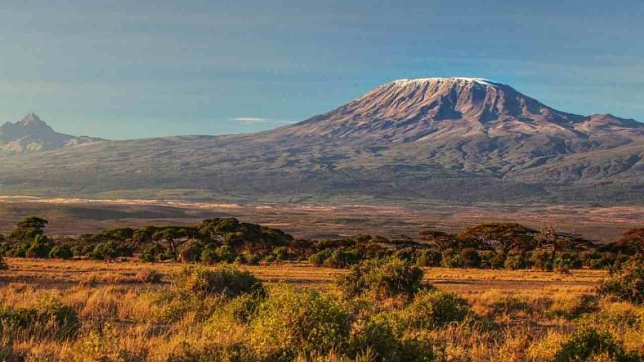 Il Kilimangiaro è in fiamme: ecco quanti ettari sono andati in fumo