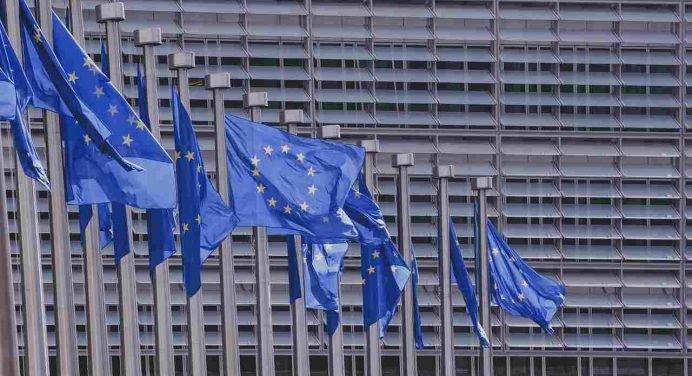 Ue: raggiunto accordo per l’adozione della “carbon border tax”