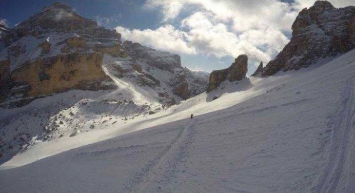 Trentino, in gravissime condizioni scialpinista travolto da una valanga