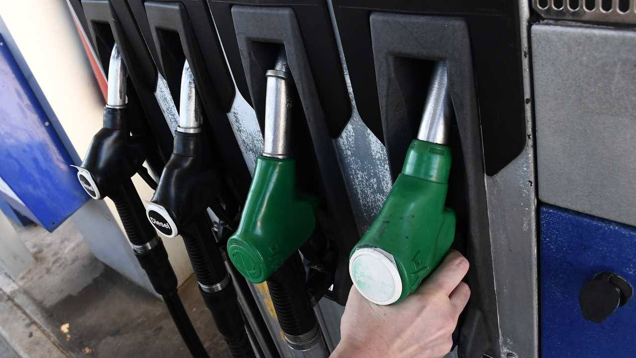 Rincaro carburanti: aumenta il prezzo della benzina