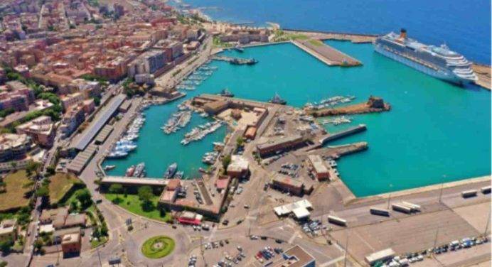 Operaio muore schiacciato da un container al porto di Civitavecchia