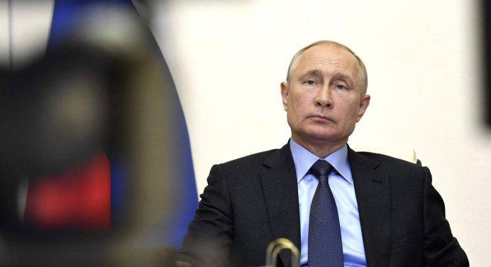 Putin: “E’ una totale assurdità l’ipotesi che vogliamo invadere Europa”