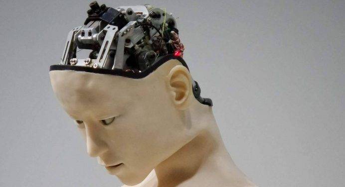Il Parlamento Ue regola l’intelligenza artificiale: via libera all’AiAct