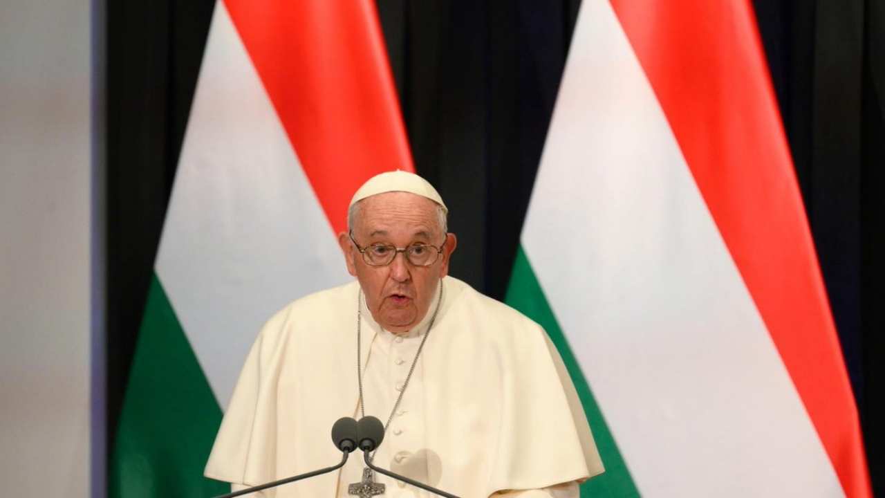 Ungheria, il Papa ai Vescovi: “Interpretare tutto alla luce del Vangelo senza farsi mondanizzare”