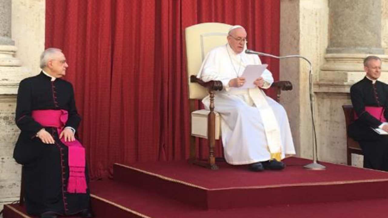 Il Papa a Mattarella: “Lieto di farmi strumento di riconoscenza di quanti vedono in Lei un maestro semplice”