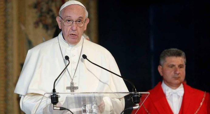 Papa Francesco: preghiamo per la martoriata Ucraina